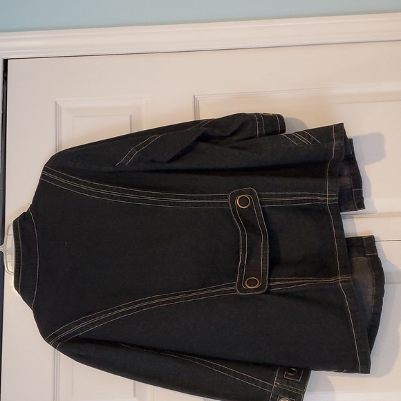 Women's jacket - Picture 2 of 3